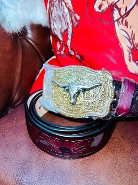 Western Longhorn Buckle Belt in Burgundy and Gold